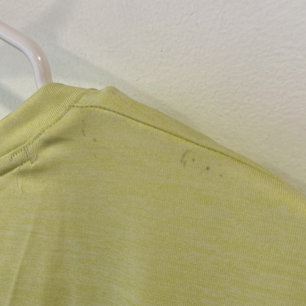 UNDER ARMOUR v-neck short sleeve plus size workout shirt - Picture 7 of 7